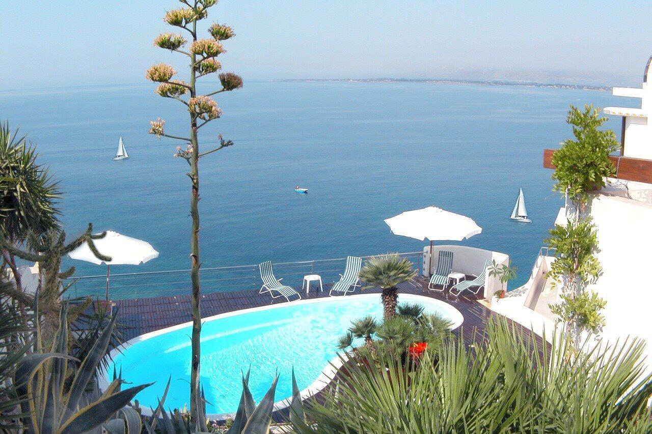 Апарт отель La Rosa Sul Mare Сиракузы Экстерьер фото