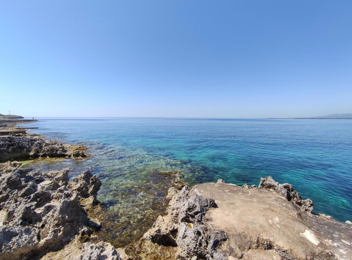 Апарт отель La Rosa Sul Mare Сиракузы Экстерьер фото