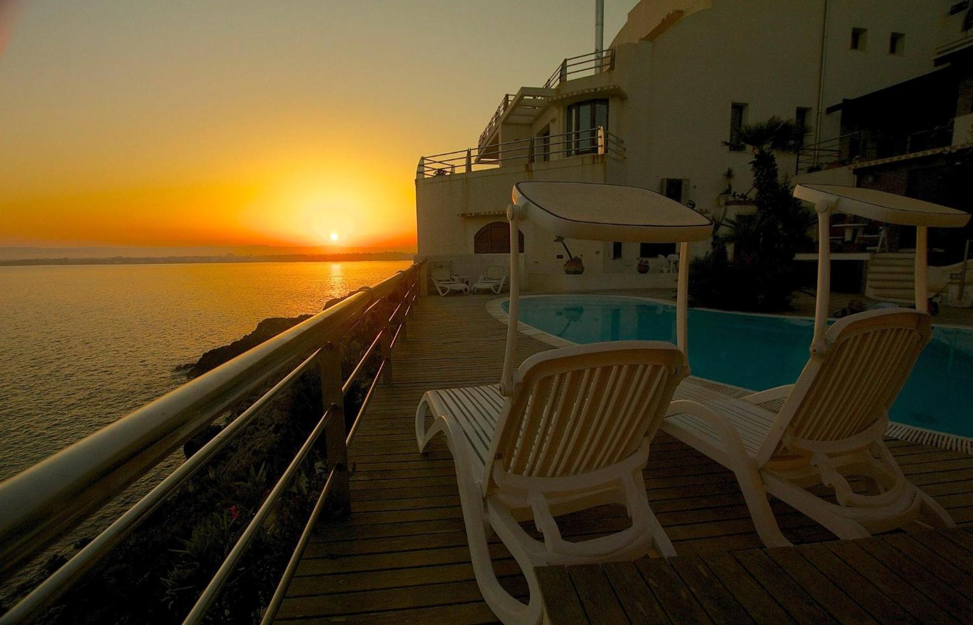 Апарт отель La Rosa Sul Mare Сиракузы Экстерьер фото